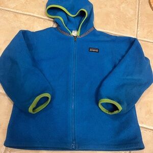 Boys blue Patagonia fleece jacket with hood - size 4T